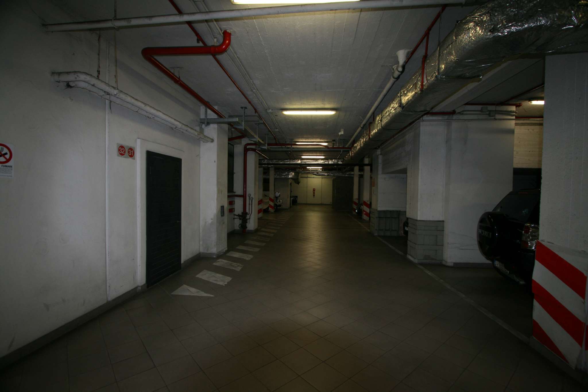 Box auto - Posto auto MILANO affitto  FIERA  White House Milano