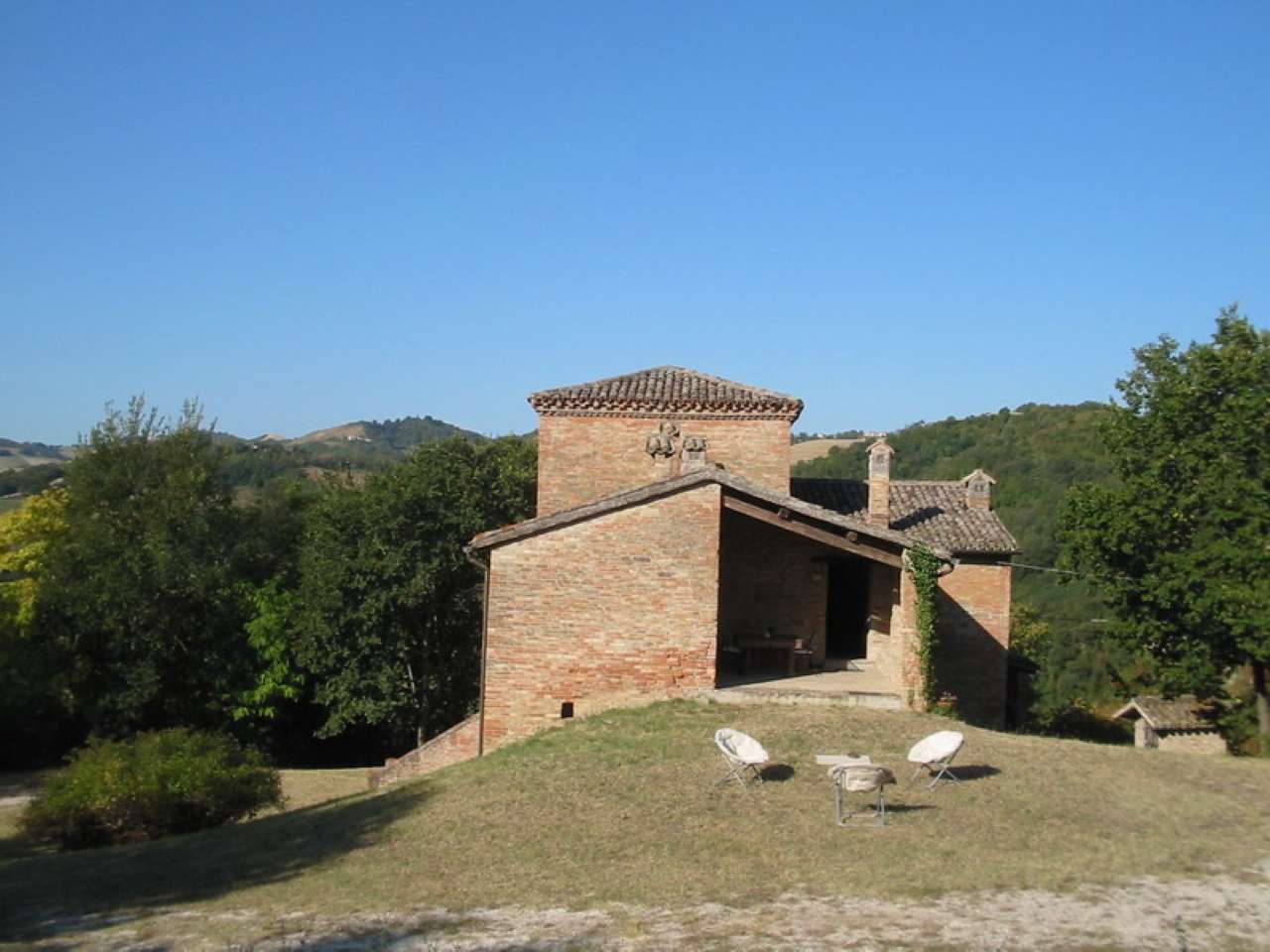 Villa Unifamiliare - Indipendente URBINO vendita    White House Milano