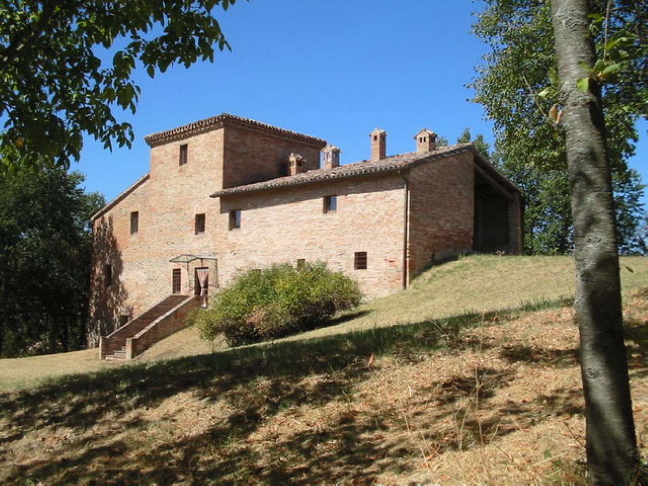 Villa Unifamiliare - Indipendente URBINO vendita    White House Milano