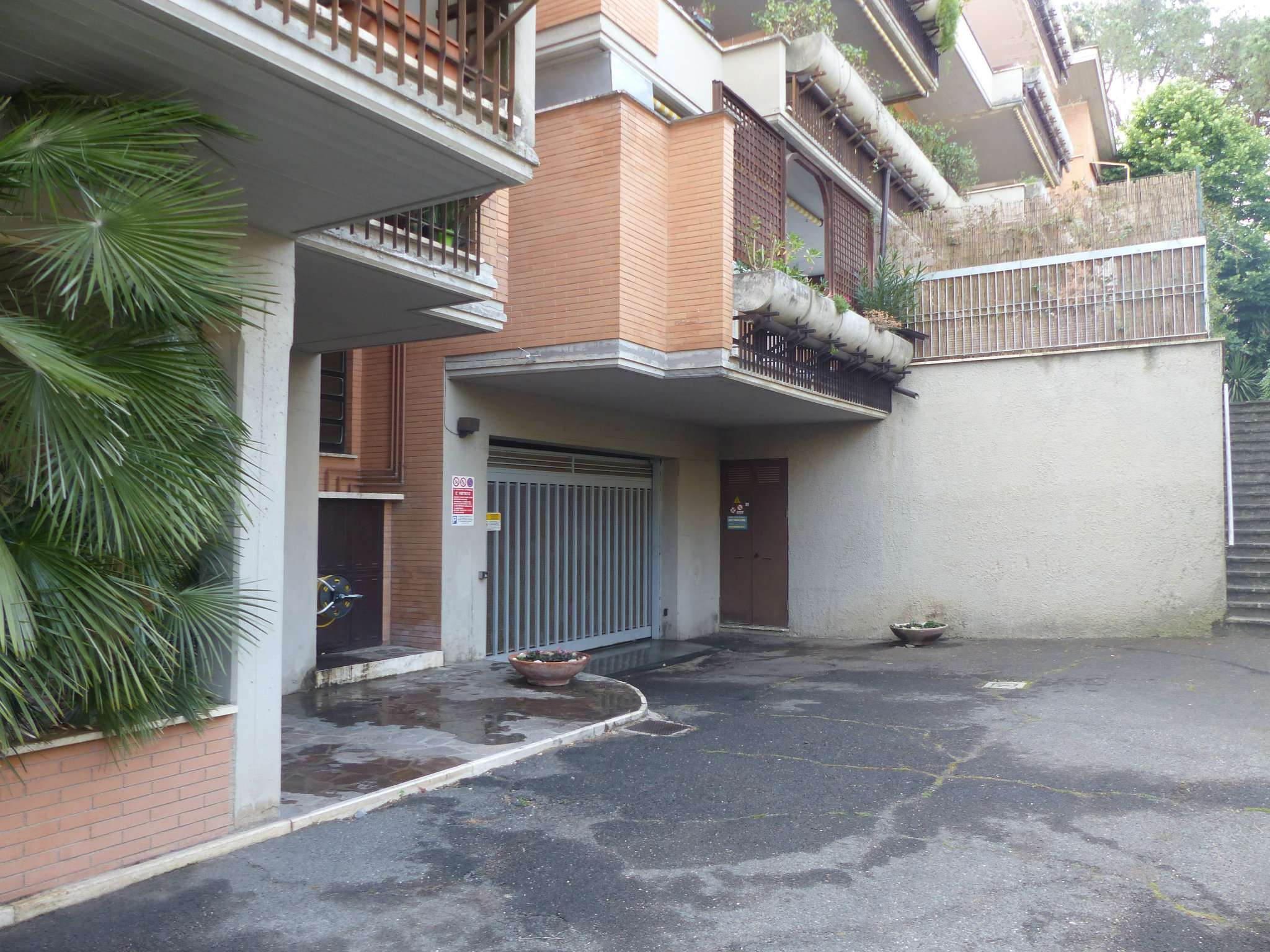 Box auto - Posto auto ROMA vendita  TOMBA DI NERONE (ZONA DELLA XX MUN.)  Roma Uno Servizi Immobiliari