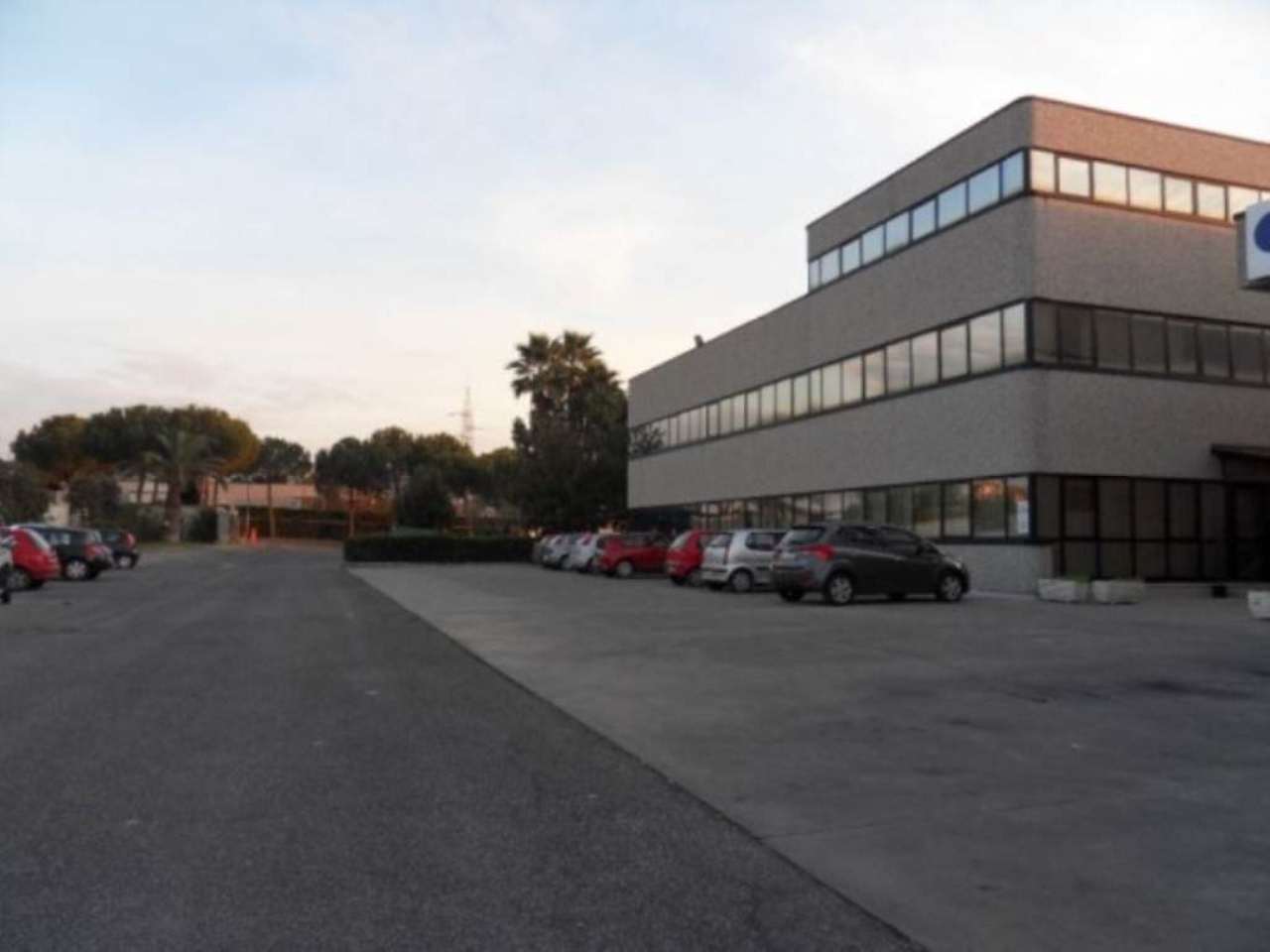 Ufficio - Loc.Com. ROMA affitto  TOR SAPIENZA (ZONA DELLA V MUN.)  Prenestina Loyimmobiliare S.R.L.