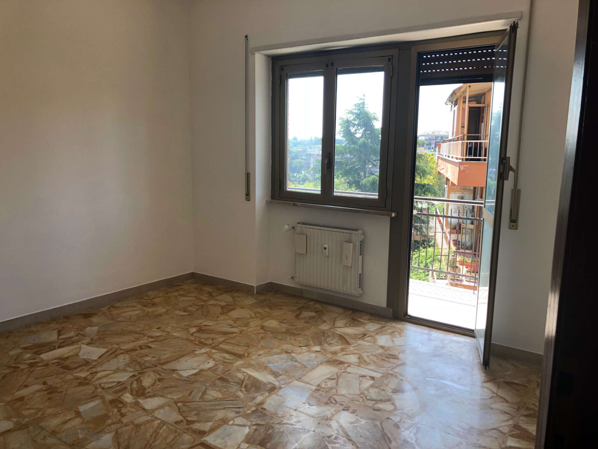 Appartamento ROMA affitto  Cassia flaminia via dei due ponti BROKER IMMOBILIARE