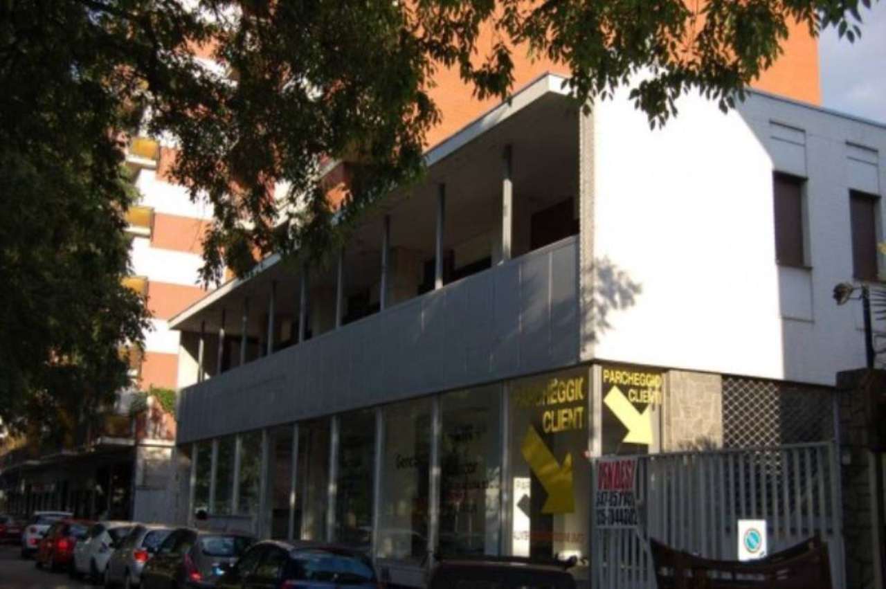 Negozio - Loc.Com. TORINO vendita  POZZO STRADA Francia T&C Consulenze immobiliari di Silvia Canali