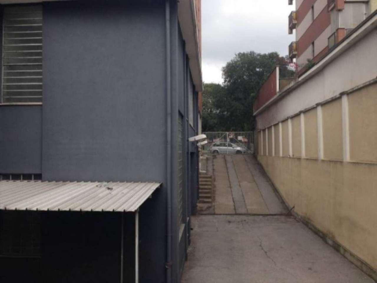 Negozio - Loc.Com. TORINO vendita  POZZO STRADA Francia T&C Consulenze immobiliari di Silvia Canali