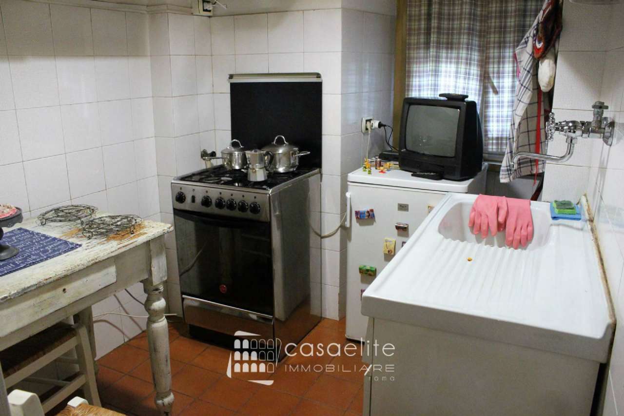 Appartamento ROMA vendita  APPIA NUOVA Via Evandro CasaElite Roma Immobiliare