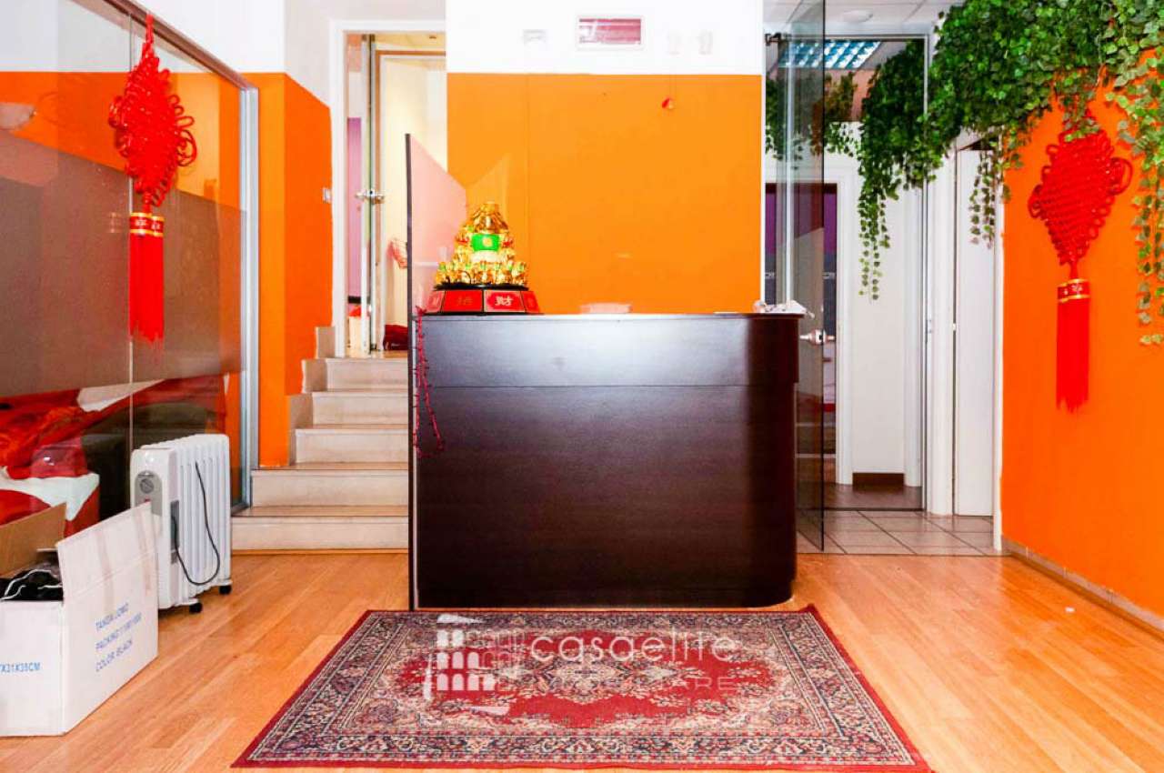 Negozio - Loc.Com. ROMA vendita  APPIO LATINO (IX MUN.) Via Muzio Scevola CasaElite Roma Immobiliare