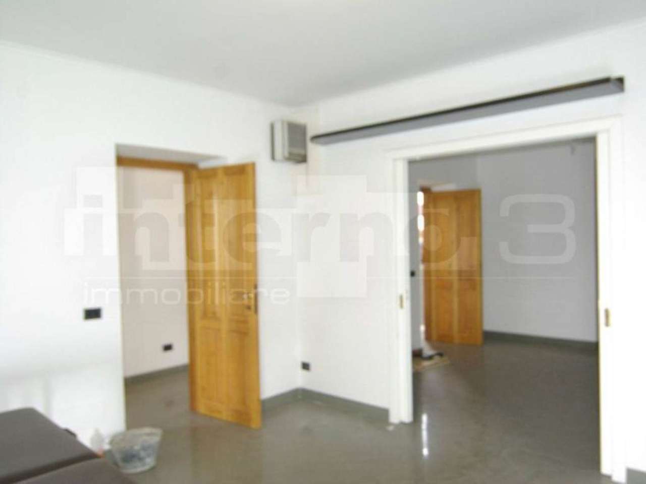 Ufficio - Loc.Com. ROMA vendita  ALESSANDRINO  delle Viole INTERNO 3 SRL