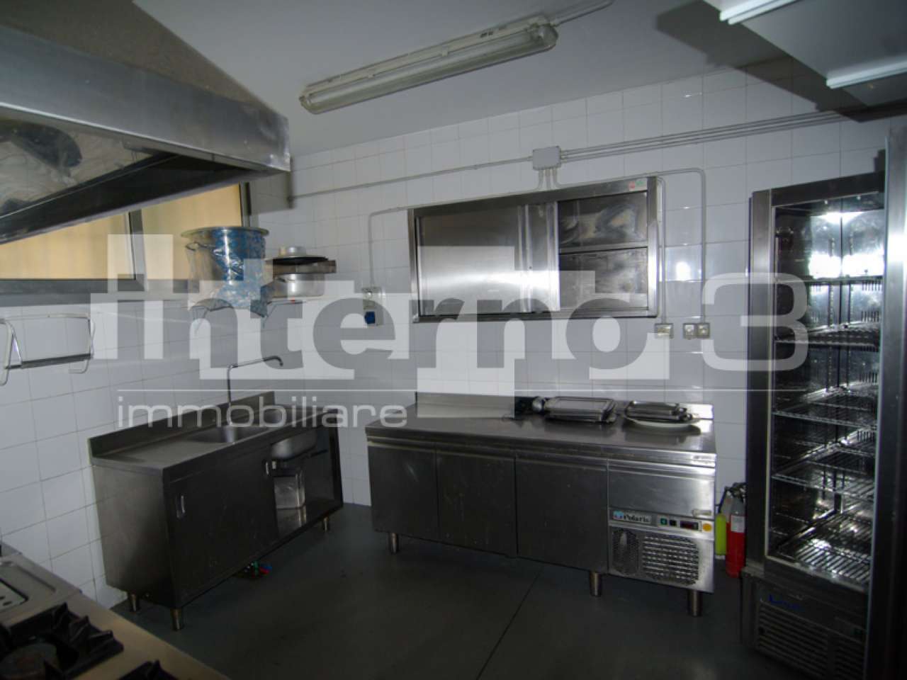 Negozio - Loc.Com. ROMA vendita  GIANICOLENSE (XV MUN.) VIA GIANICOLENSE INTERNO 3 SRL