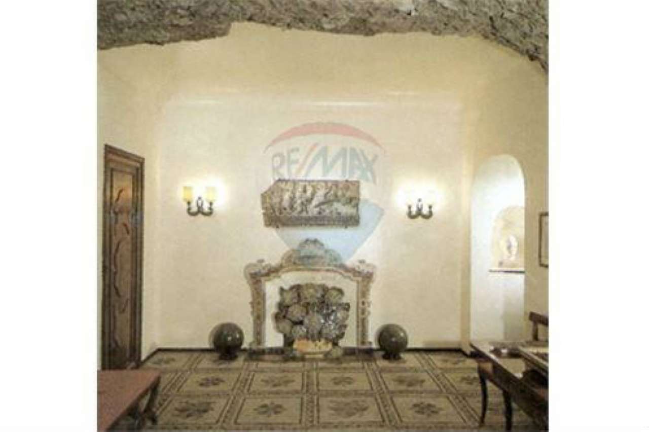 Villa ROMA vendita  Appia antica  RE/MAX Domine