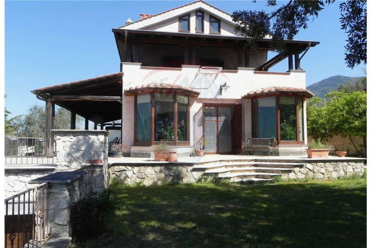 Villa PALOMBARA SABINA vendita   Vicinale dei colli RE/MAX Domine