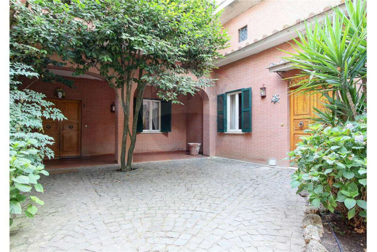 Villa ROMA vendita  Cassia flaminia OLGIATA RE/MAX Domine