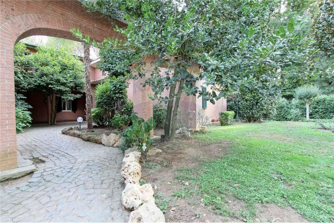 Villa ROMA vendita  Cassia flaminia OLGIATA RE/MAX Domine