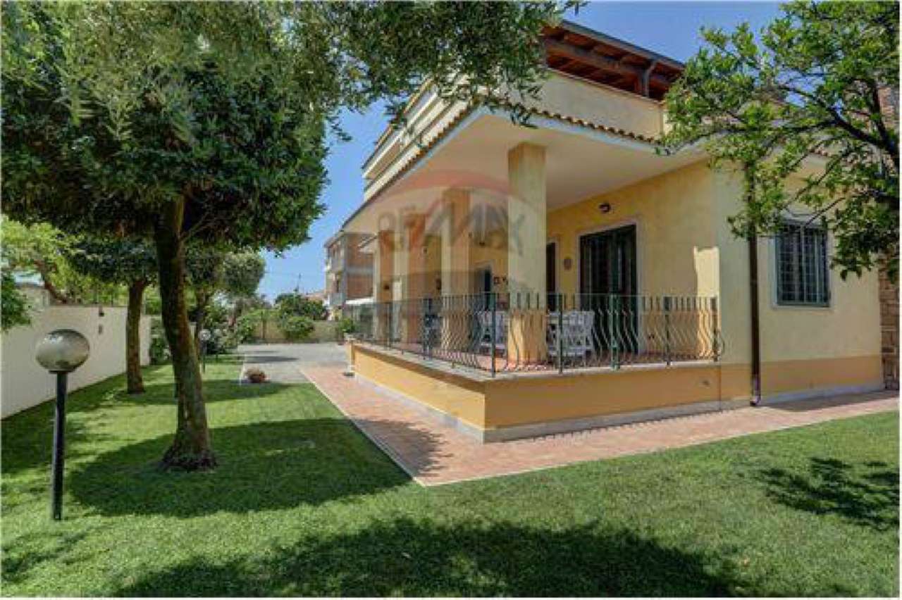 Villa Trifamiliare ANZIO vendita   GRAZIA FIORITA RE/MAX Domine