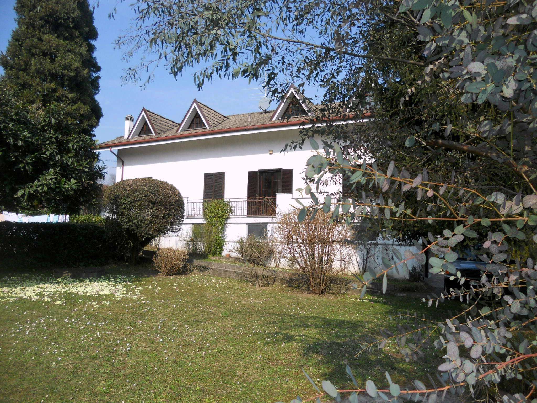 Villa LURAGO D