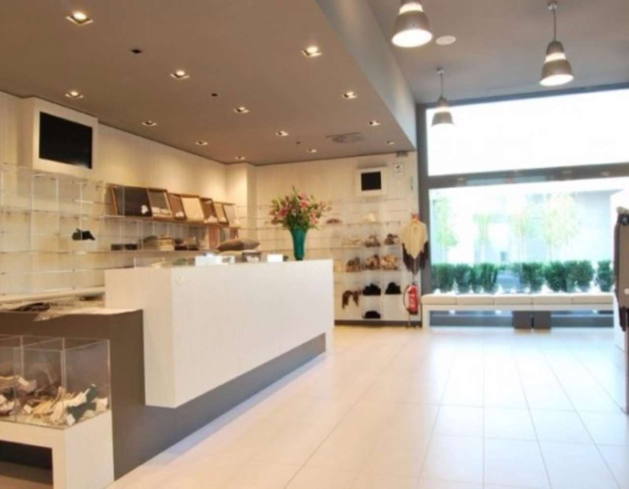 Negozio - Loc.Com. MILANO vendita  V GIORNATE Monte Nero VALUE PROPERTY S.r.l.s