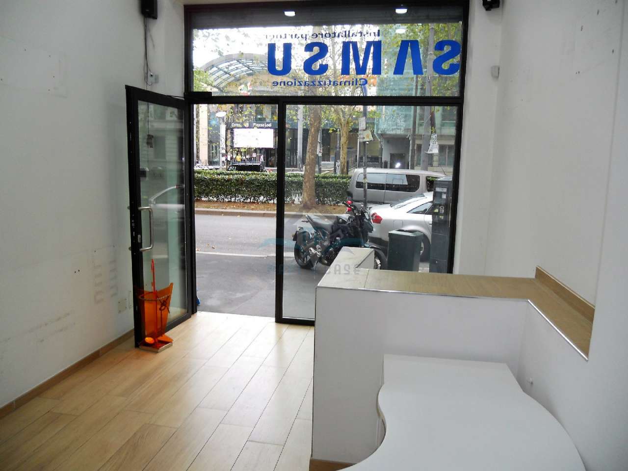 Negozio - Loc.Com. MILANO vendita  CORVETTO Umbria MAPI CASE