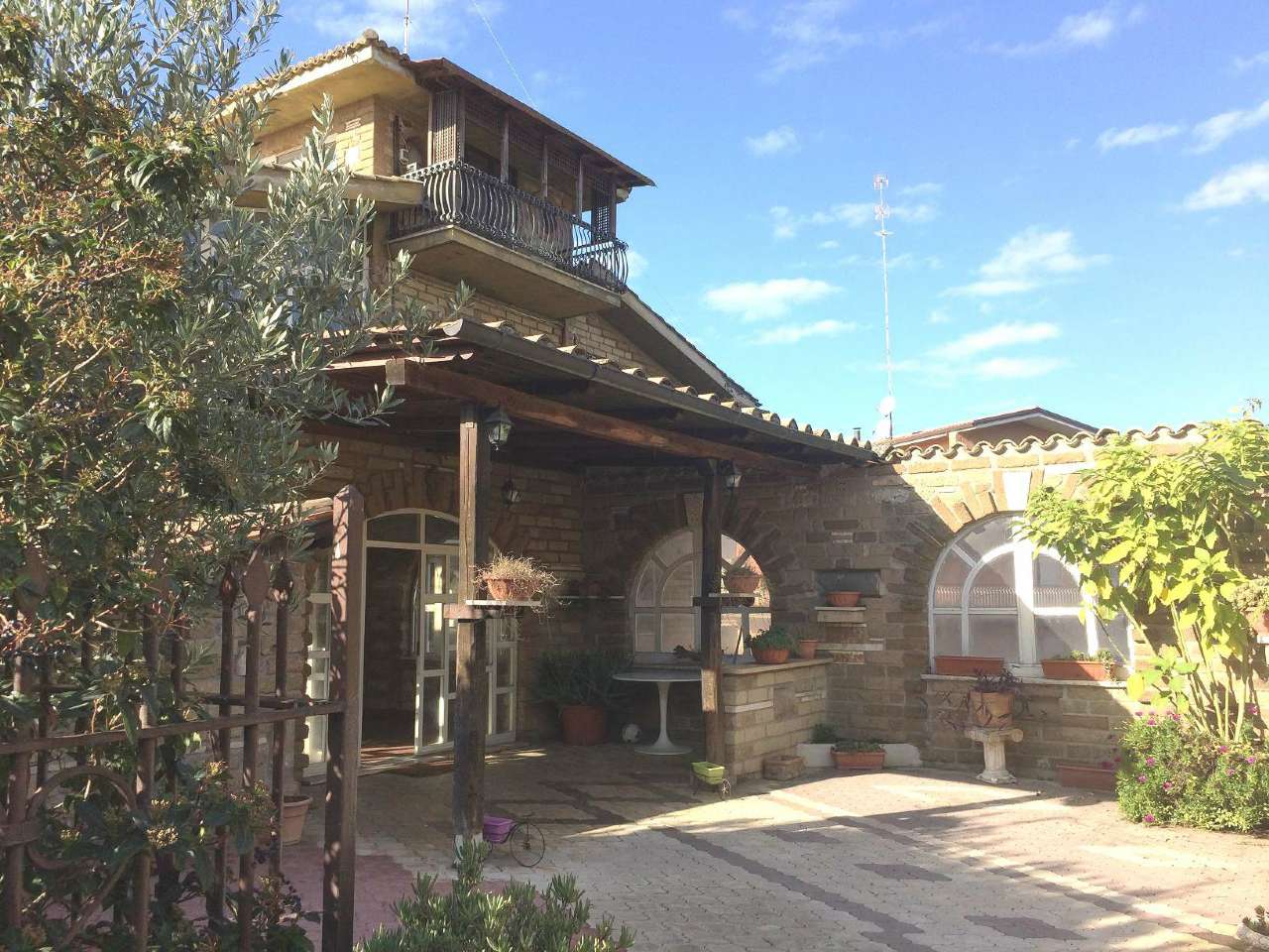 Villa Bifamiliare ROMA vendita  Cassia flaminia della cerquetta Studio Talenti S.r.l.