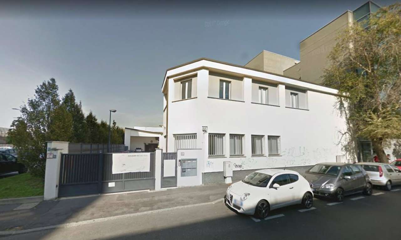  milano vendita quart: barona fiducia re/max
