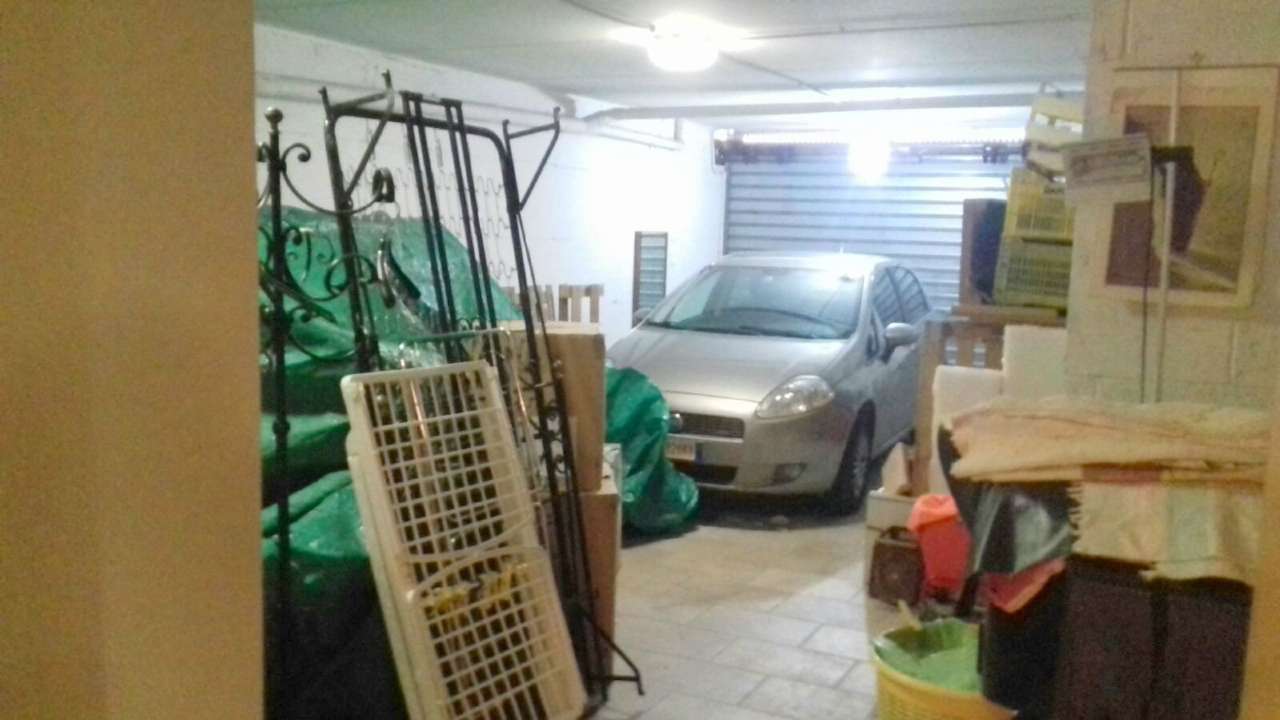 Appartamento POMEZIA vendita   Salvo d'Acquisto Caterina Caruso Immobiliare