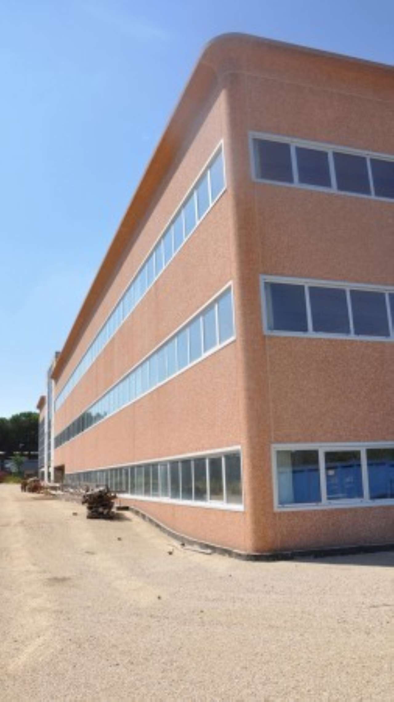Ufficio - Loc.Com. ROMA vendita  FINOCCHIO del Fosso del Cavaliere romA Antica