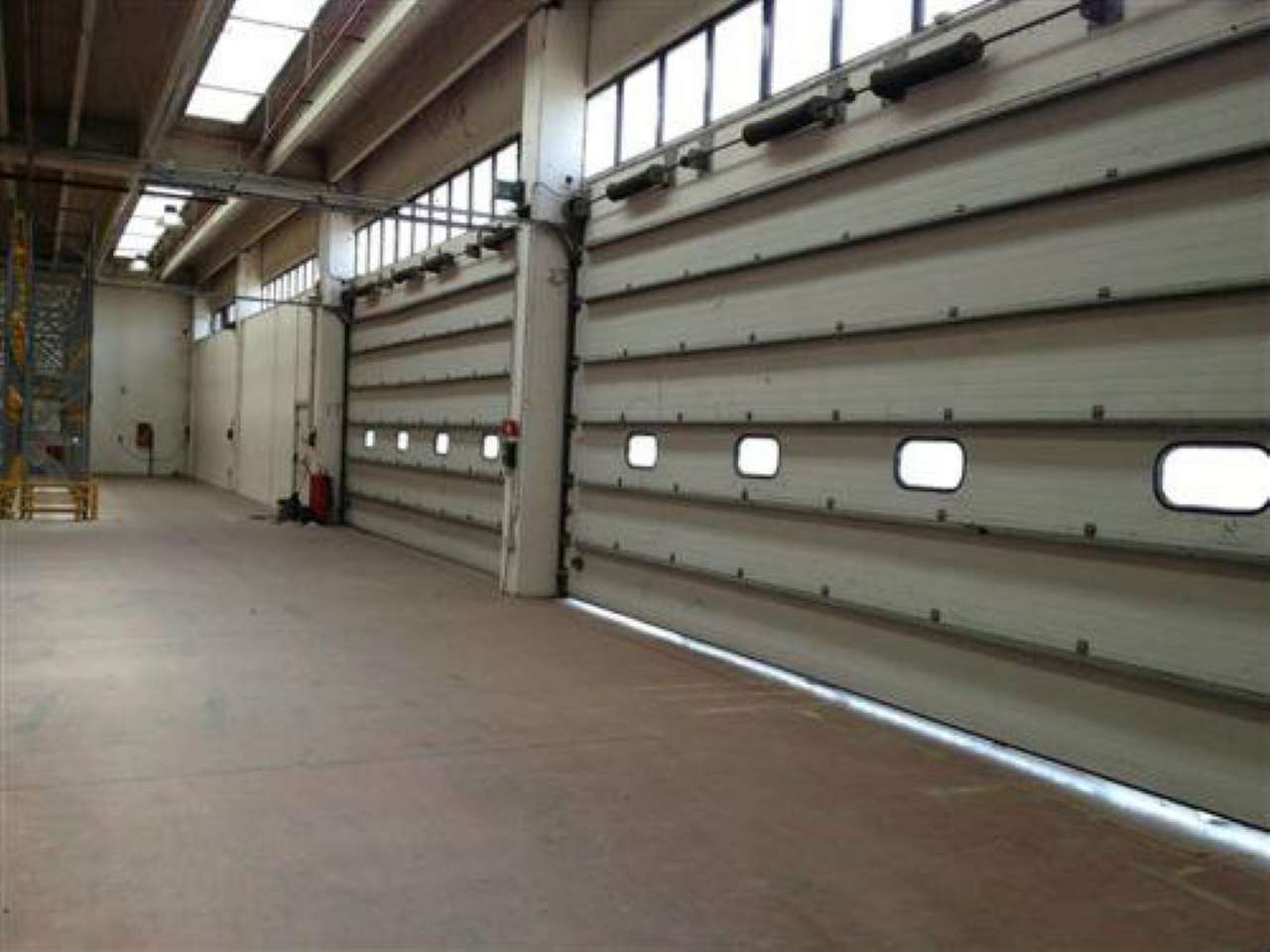 Capannoni (Tutti) ROMA affitto  BUFALOTTA Via Amaseno romA Antica