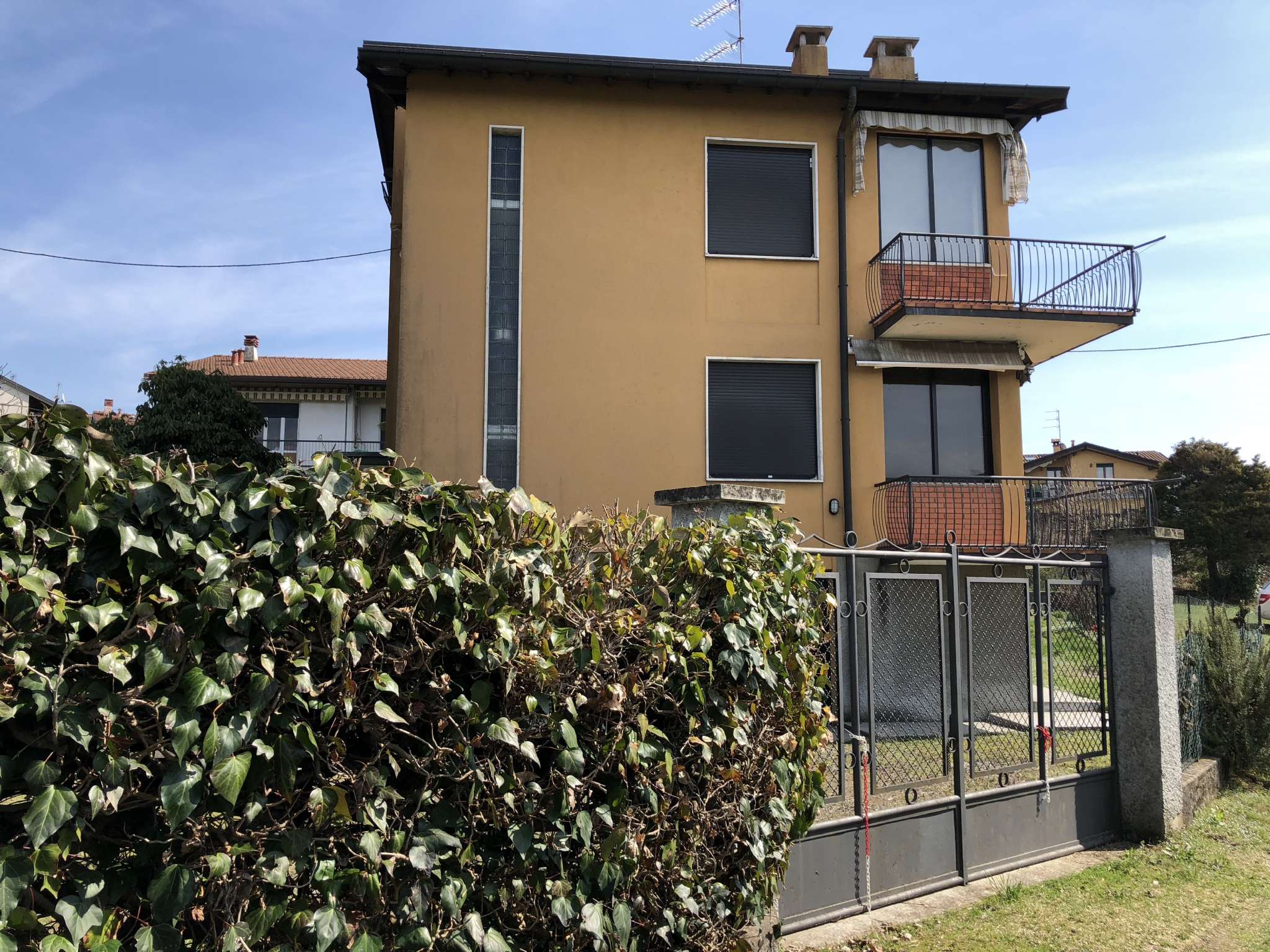 Villa Unifamiliare - Indipendente BARDELLO vendita    Immobiliare Euromed Gavirate s.a.s