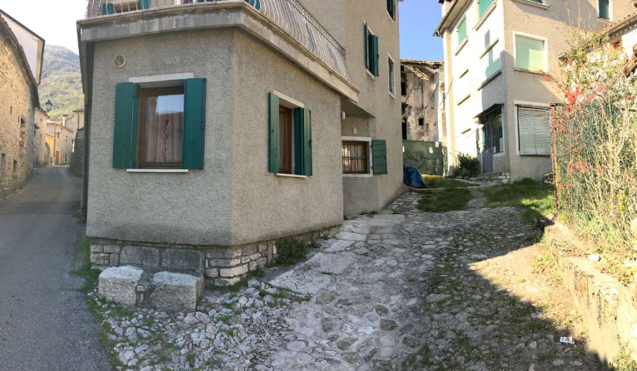 Villa Unifamiliare - Indipendente REVINE LAGO vendita    C'è - Casa