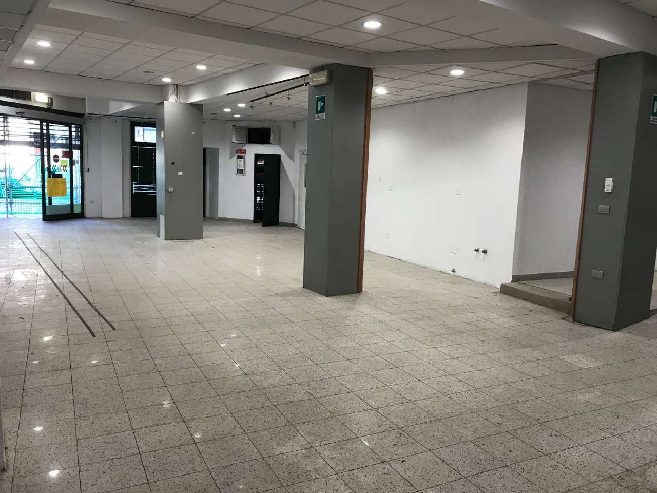 Negozio - Loc.Com. FIRENZE vendita  LA FORTEZZA via Monteverdi Immobiliare Dolcevita