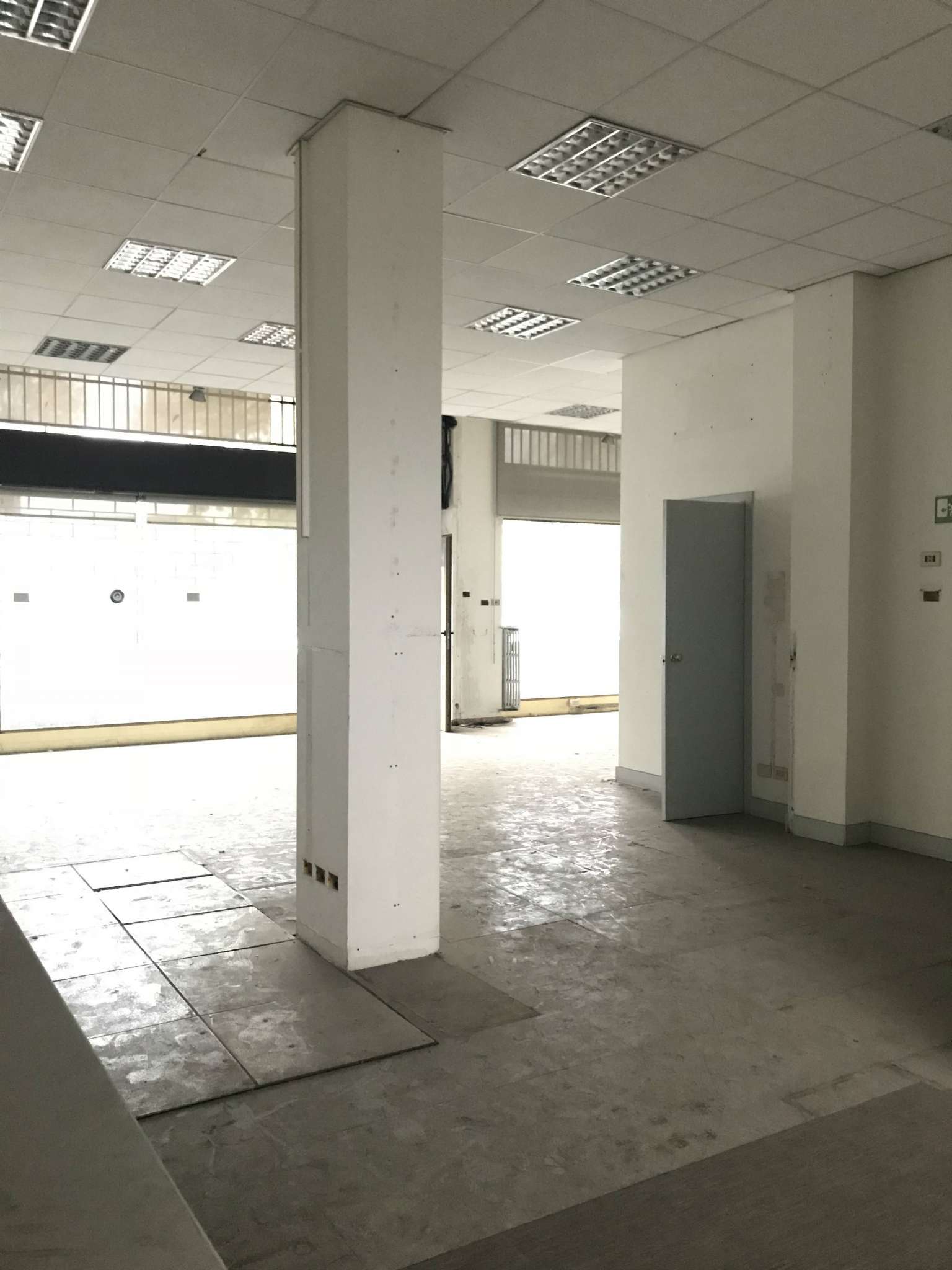 Negozio - Loc.Com. MILANO vendita  DE ANGELI Caboto/Etna Penta Real Estate Srl