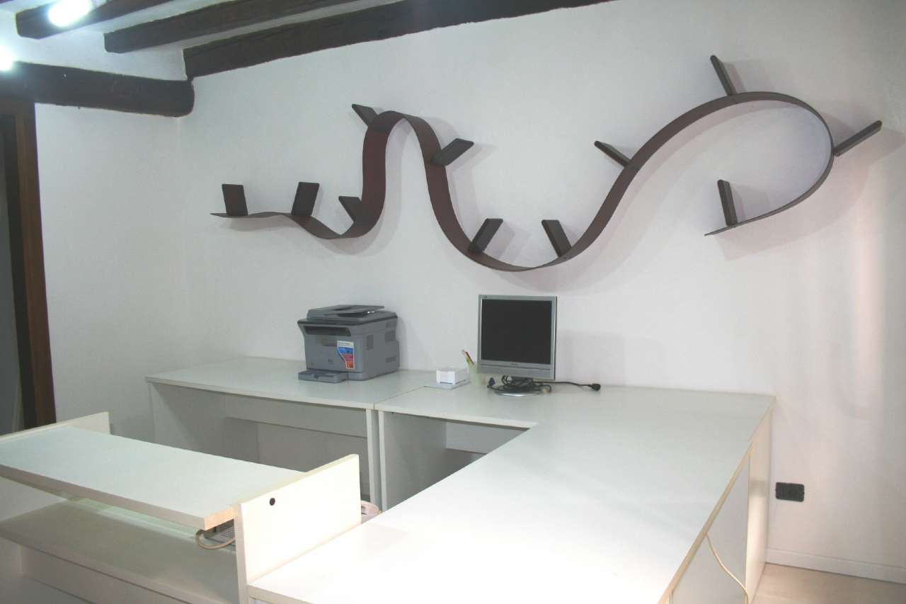 Ufficio - Loc.Com. VENEZIA affitto  SAN POLO  Corner Casa