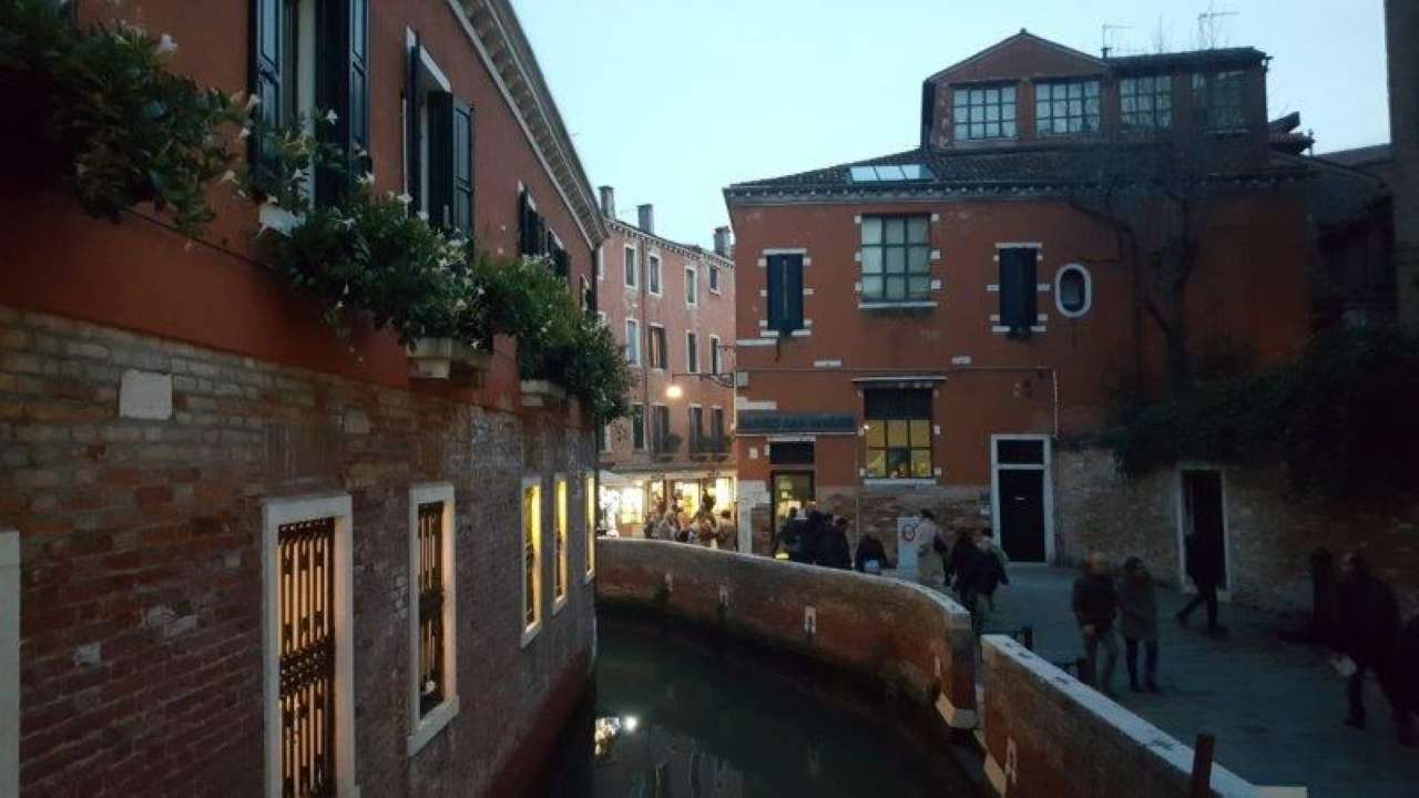  venezia vendita quart: dorsoduro corner casa