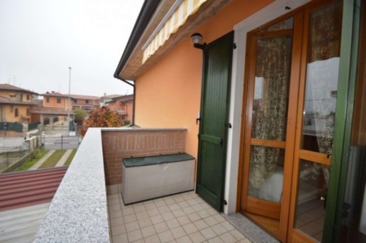 Villa Affiancata - Schiera COMEZZANO-CIZZAGO vendita   Santa Teresa di Calcutta LA TORRE SERVIZI IMMOBILIARI