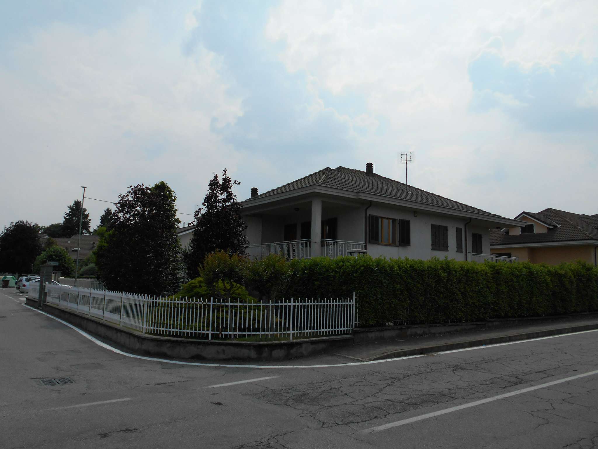 Villa Unifamiliare - Indipendente CAMPIGLIONE-FENILE vendita   de amicis MB Immobiliare