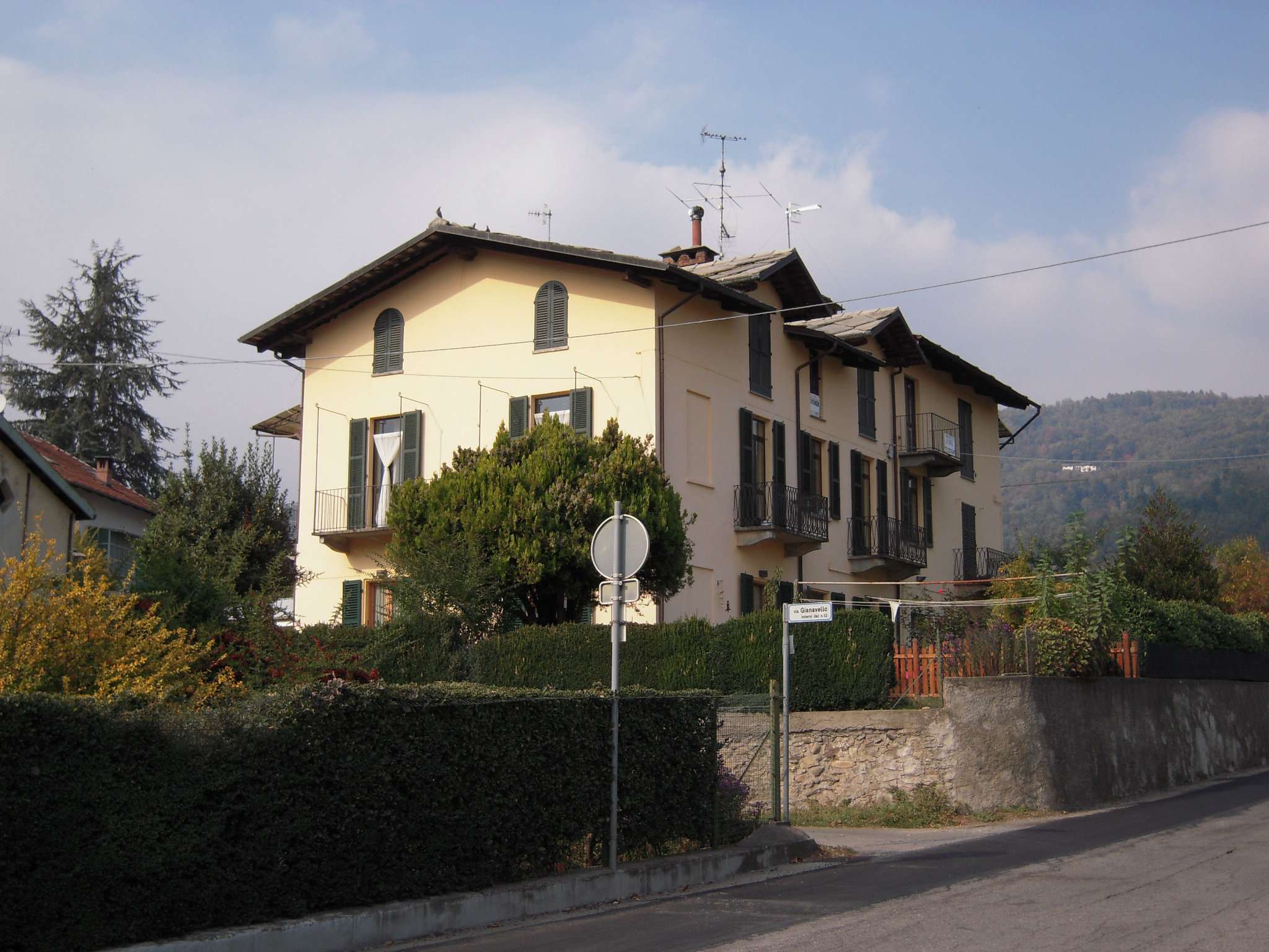  luserna san giovanni vendita quart:  mb immobiliare