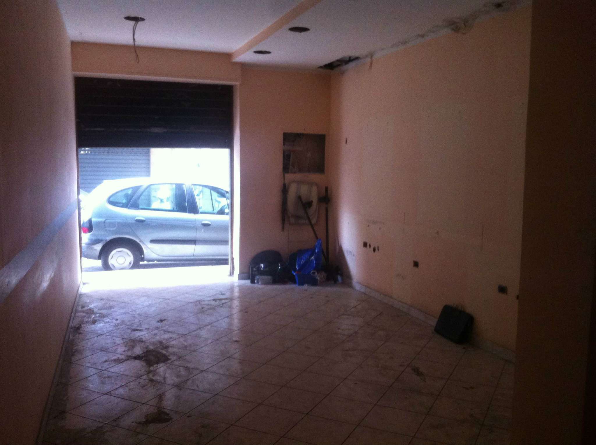 Negozio - Loc.Com. NAPOLI affitto  PIANURA FRANCESCO ARNALDI Elireimmobiliare