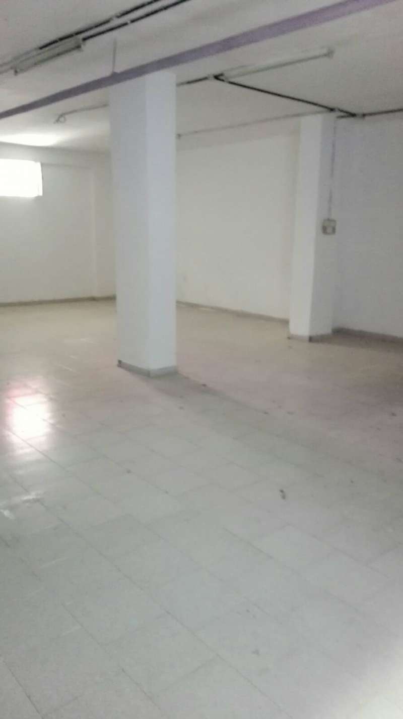Negozio - Loc.Com. NAPOLI affitto  PIANURA Castaldi e Sequino Elireimmobiliare