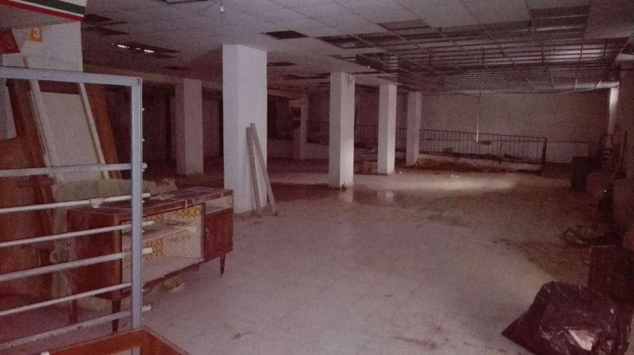Negozio - Loc.Com. NAPOLI vendita  SOCCAVO Francesco Arnaldi Elireimmobiliare