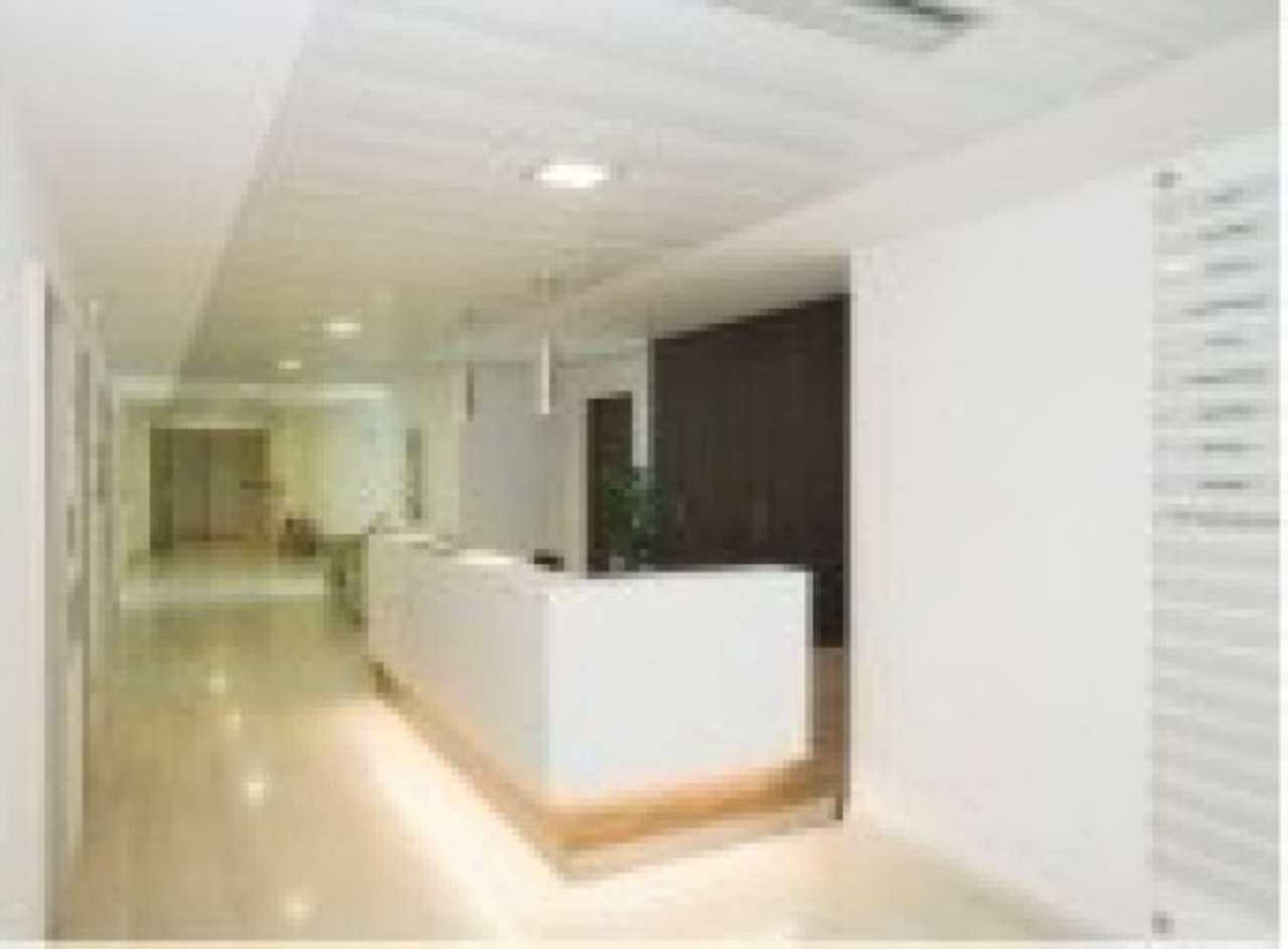 Negozio - Loc.Com. MILANO affitto  CENTRALE Vittor Pisani GIORDANO IMMOBILIARE SAS