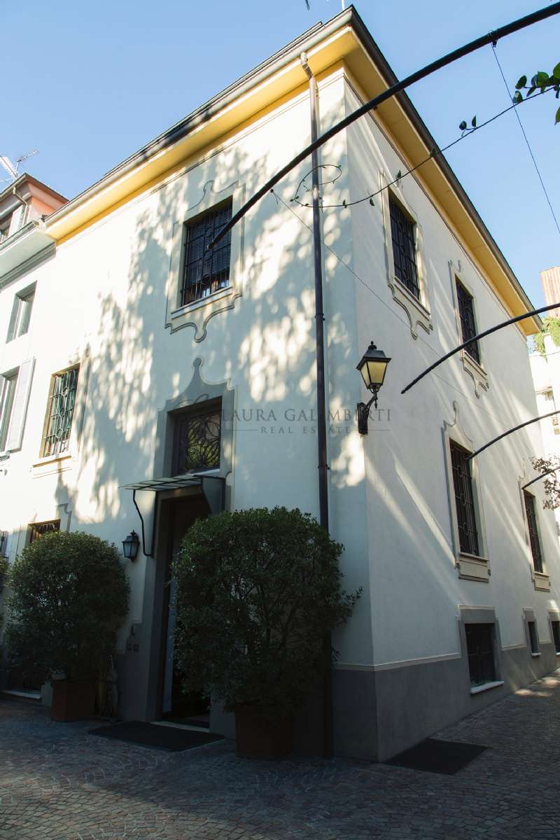 Villa Trifamiliare MILANO vendita  DE ANGELI Pompeo Galimberti Re S.r.l.