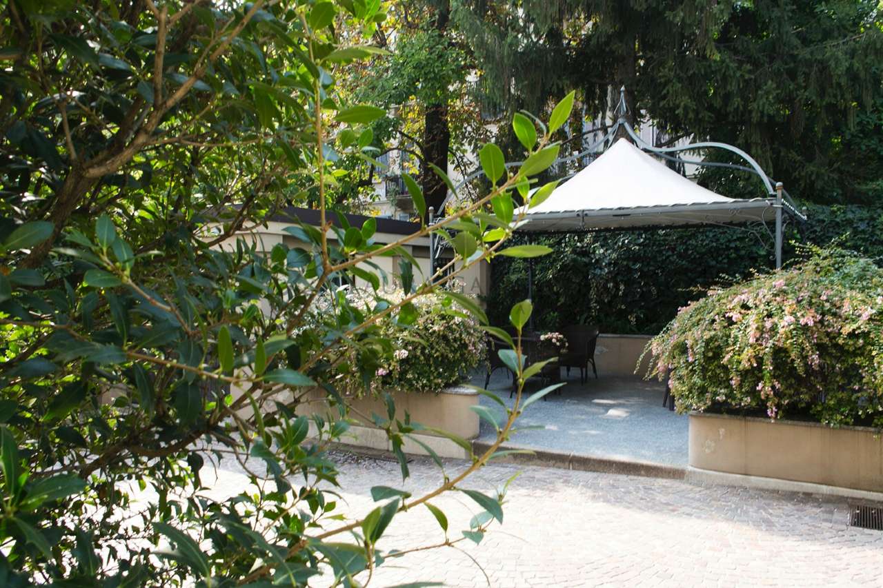 Villa Trifamiliare MILANO vendita  DE ANGELI Pompeo Galimberti Re S.r.l.