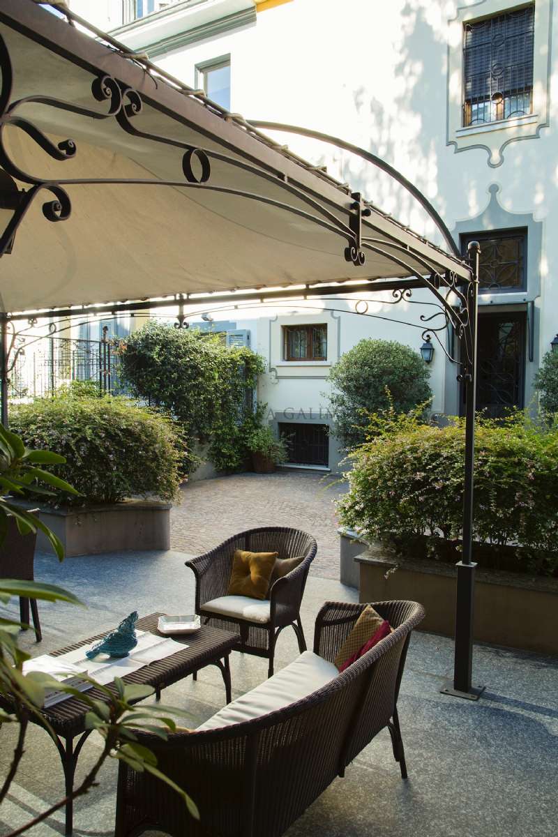 Villa Trifamiliare MILANO vendita  DE ANGELI Pompeo Galimberti Re S.r.l.