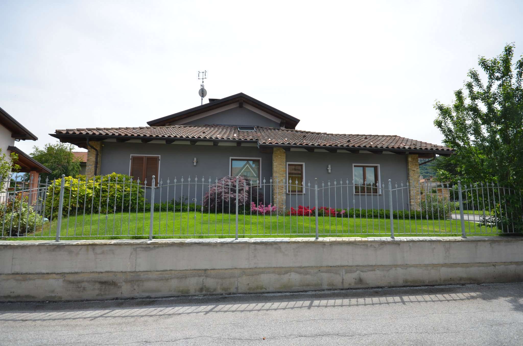 Villa VIGNOLO vendita   ugo foscolo SERENO IMMOBIL CASE