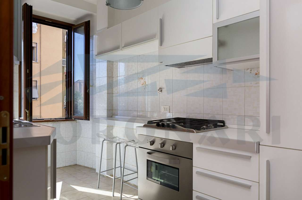 Appartamento ROMA vendita  TUSCOLANO (VI MUN.) Gela STUDIO IMMOBILIARE CORONARI SRL