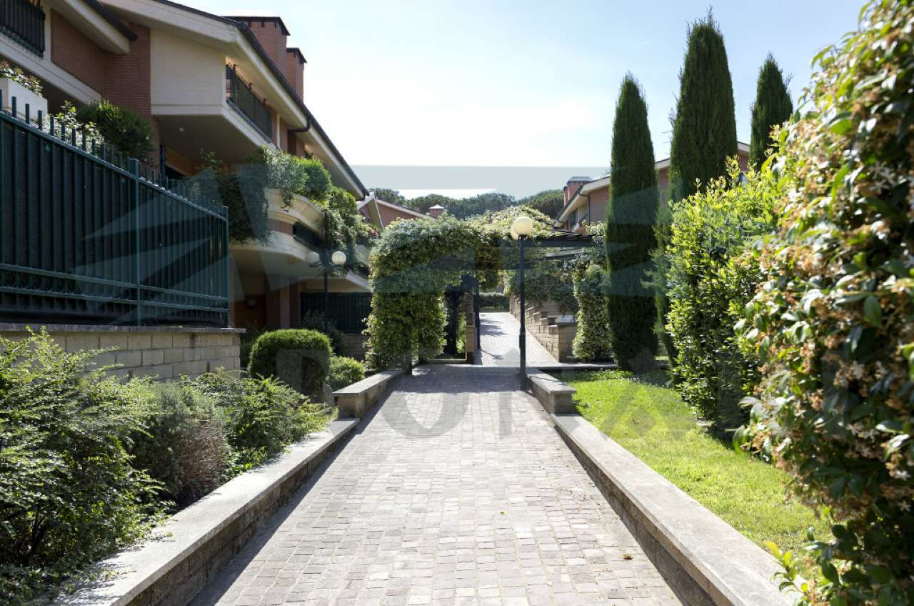 Appartamento ROMA vendita  FLEMING Quarto Peperino STUDIO IMMOBILIARE CORONARI SRL
