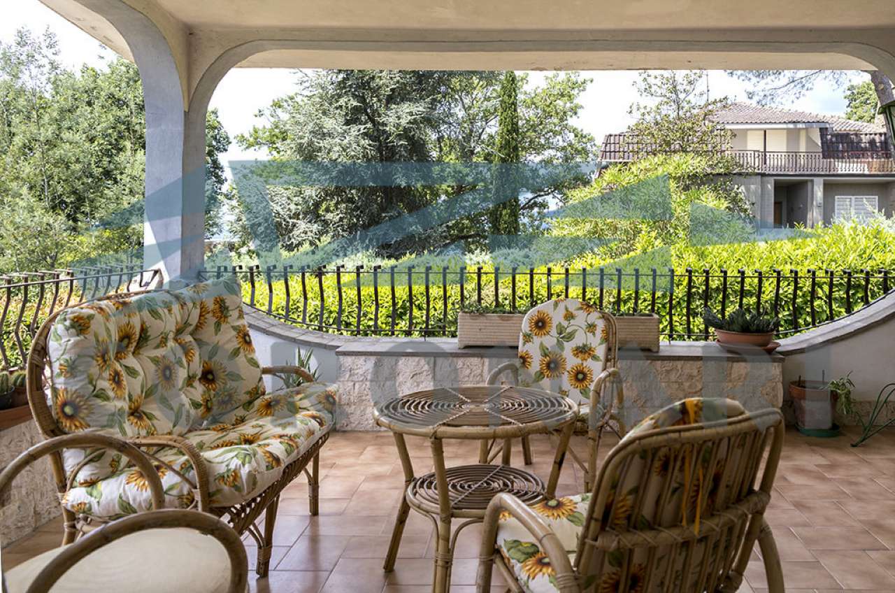 Villa Trifamiliare TREVIGNANO ROMANO vendita   poggio delle ginestre STUDIO IMMOBILIARE CORONARI SRL