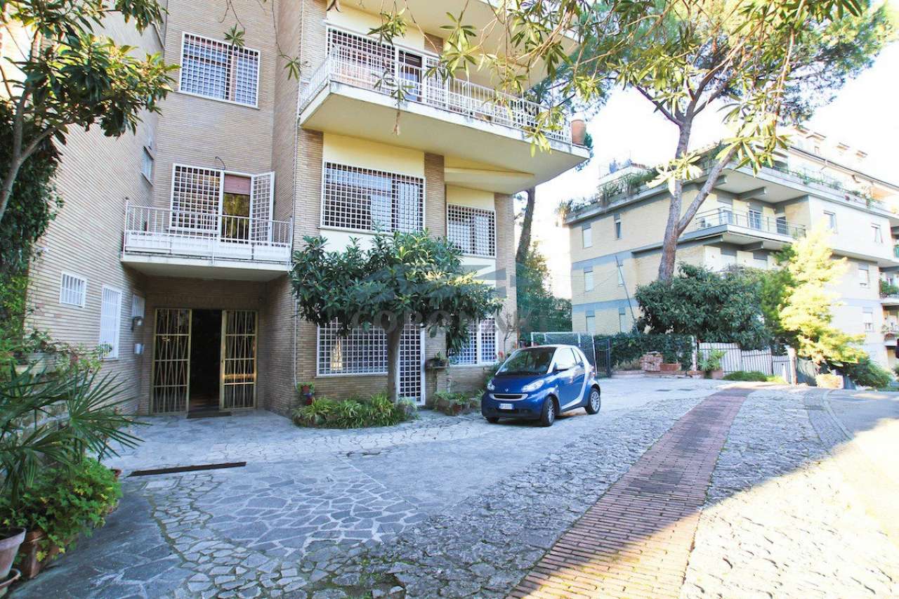 Appartamento ROMA vendita  VIGNA CLARA del Nuoto STUDIO IMMOBILIARE CORONARI SRL