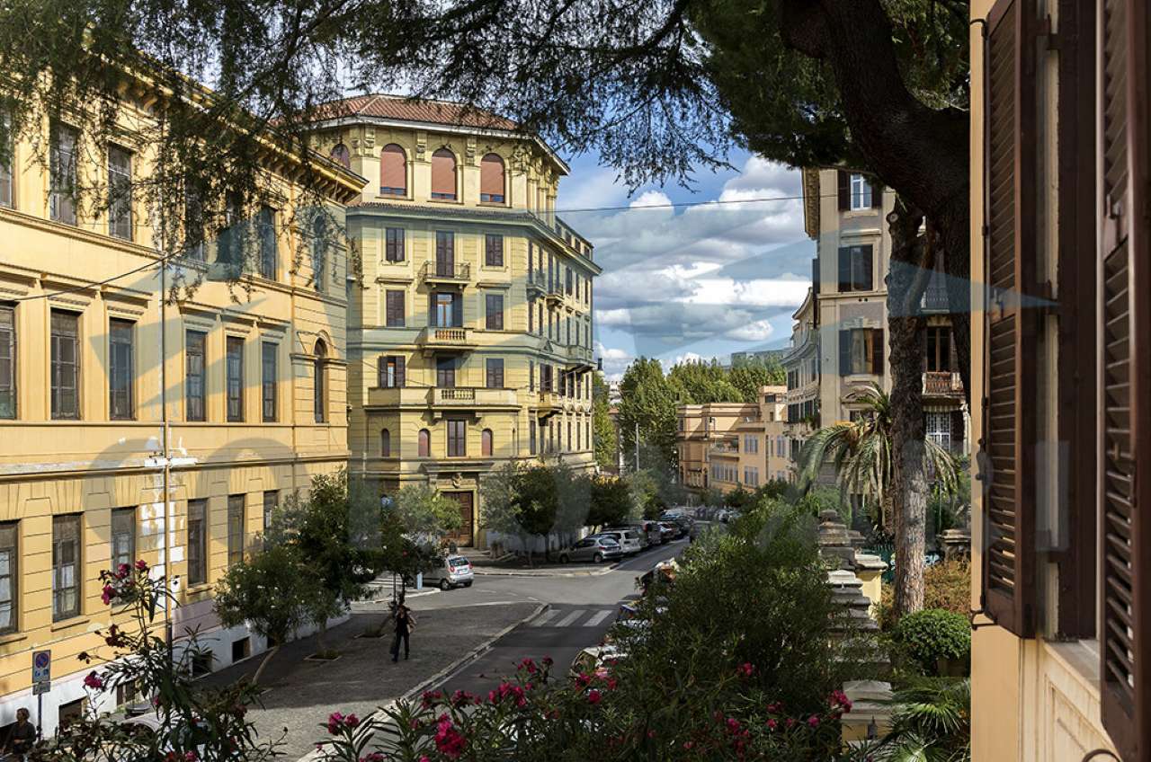 Appartamento ROMA vendita  Centro storico Ruggero Bonghi STUDIO IMMOBILIARE CORONARI SRL
