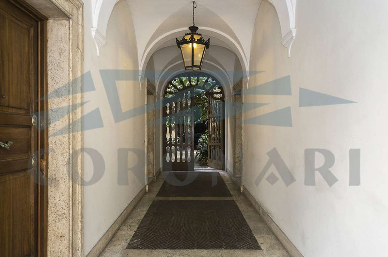 Appartamento ROMA vendita  Centro storico Giulia STUDIO IMMOBILIARE CORONARI SRL