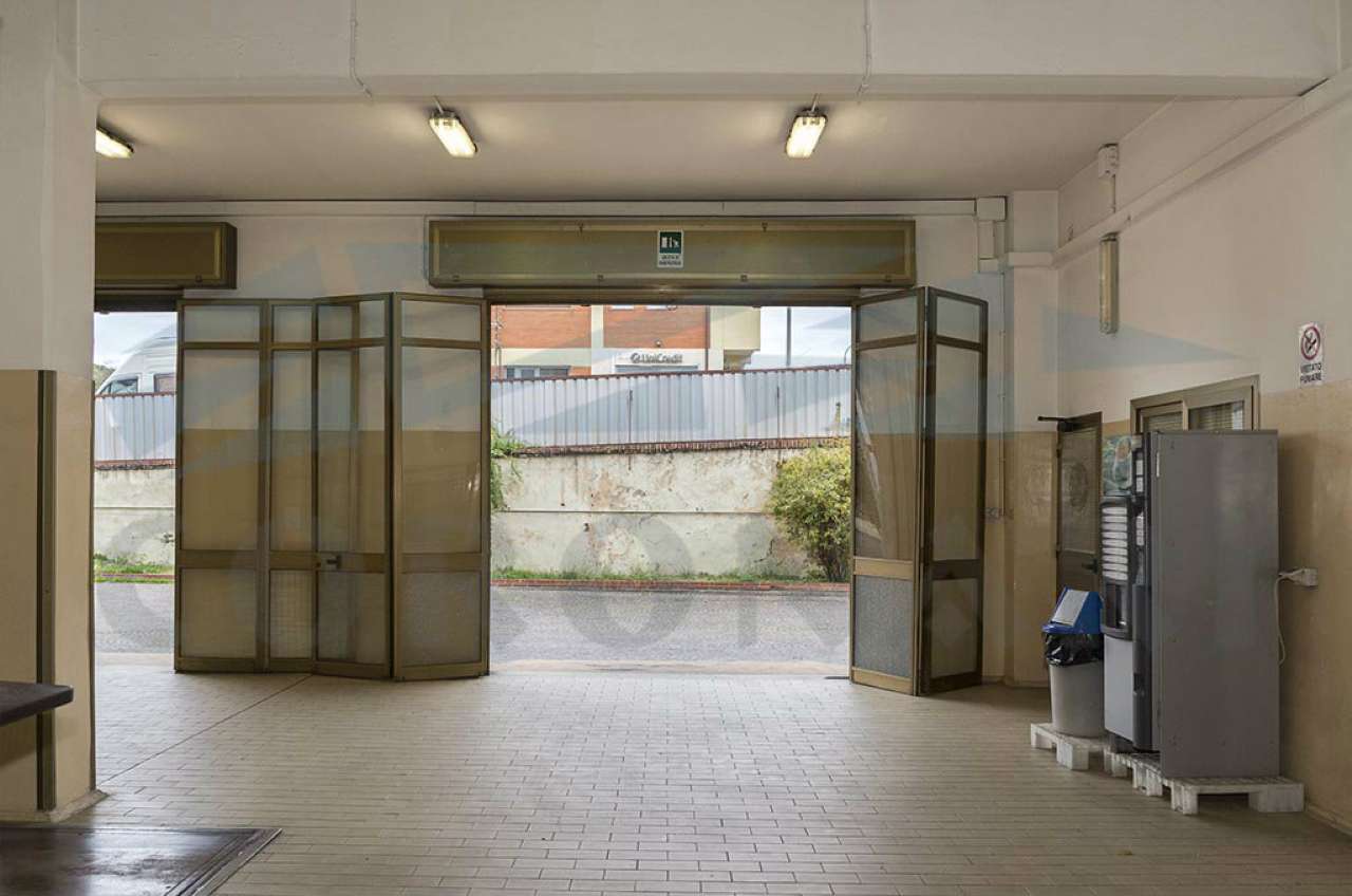 Negozio - Loc.Com. ROMA vendita  QUARTO MIGLIO Appia Nuova STUDIO IMMOBILIARE CORONARI SRL