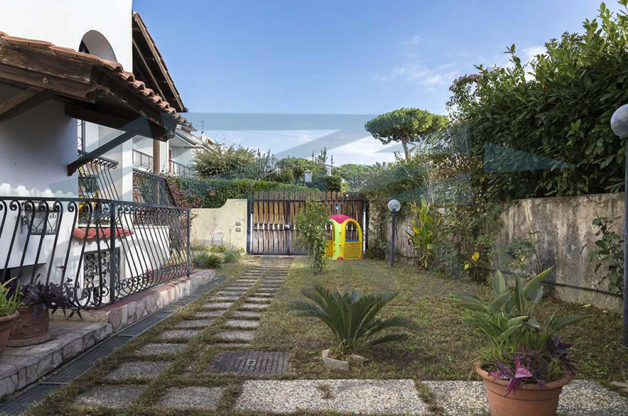 Villa Quadrifamiliare SAN FELICE CIRCEO vendita   Terracina STUDIO IMMOBILIARE CORONARI SRL